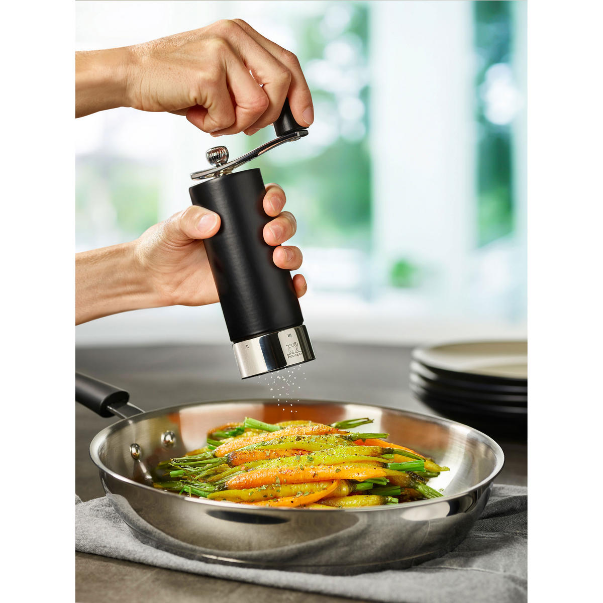 SALZMÜHLE Isen uSelect 18cm Buchenholz Schwarz Stahlmahlwerk - Schwarz, Holz (5.4/18/5.4cm) - PEUGEOT