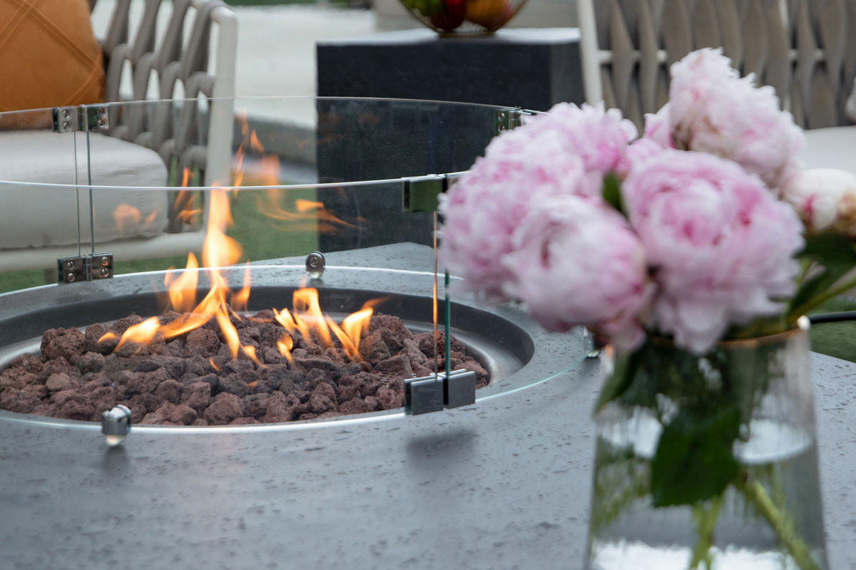 FEUERTISCH Metropolis Gasfeuerstelle aus GFRC-Beton 142/81/35 cm - Dunkelgrau, Stein (81/35/142cm) - Elementi