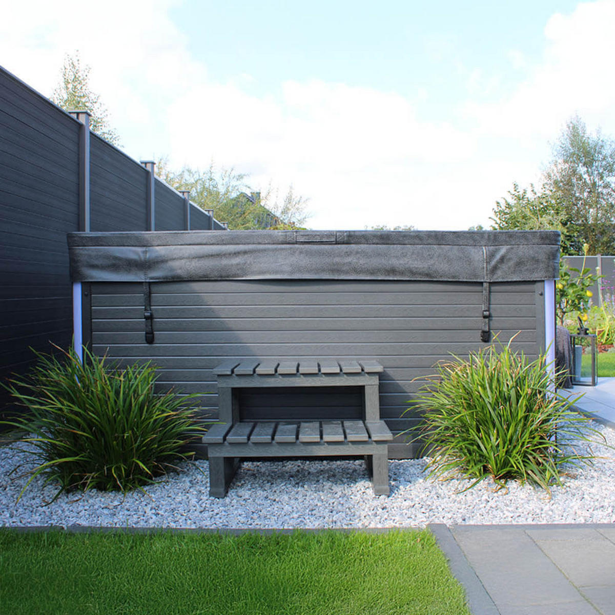 OUTDOOR WHIRLPOOL STREAM BIG - 207 x 207 cm, Mit Treppe und Thermoabdeckung - Anthrazit, Kunststoff (207.5/88/207.5cm) - Home Deluxe