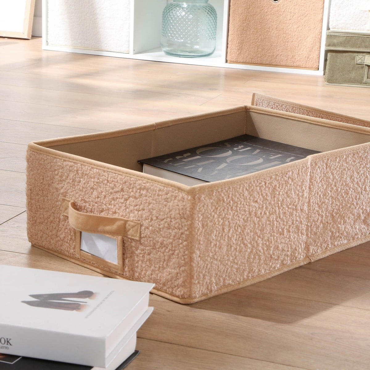 AUFBEWAHRUNGSBOX mit deckel aus bouclé-stoff in beige - 31,5/48/15 cm - Beige, Textil (33.5/48/15cm) - Calicosy