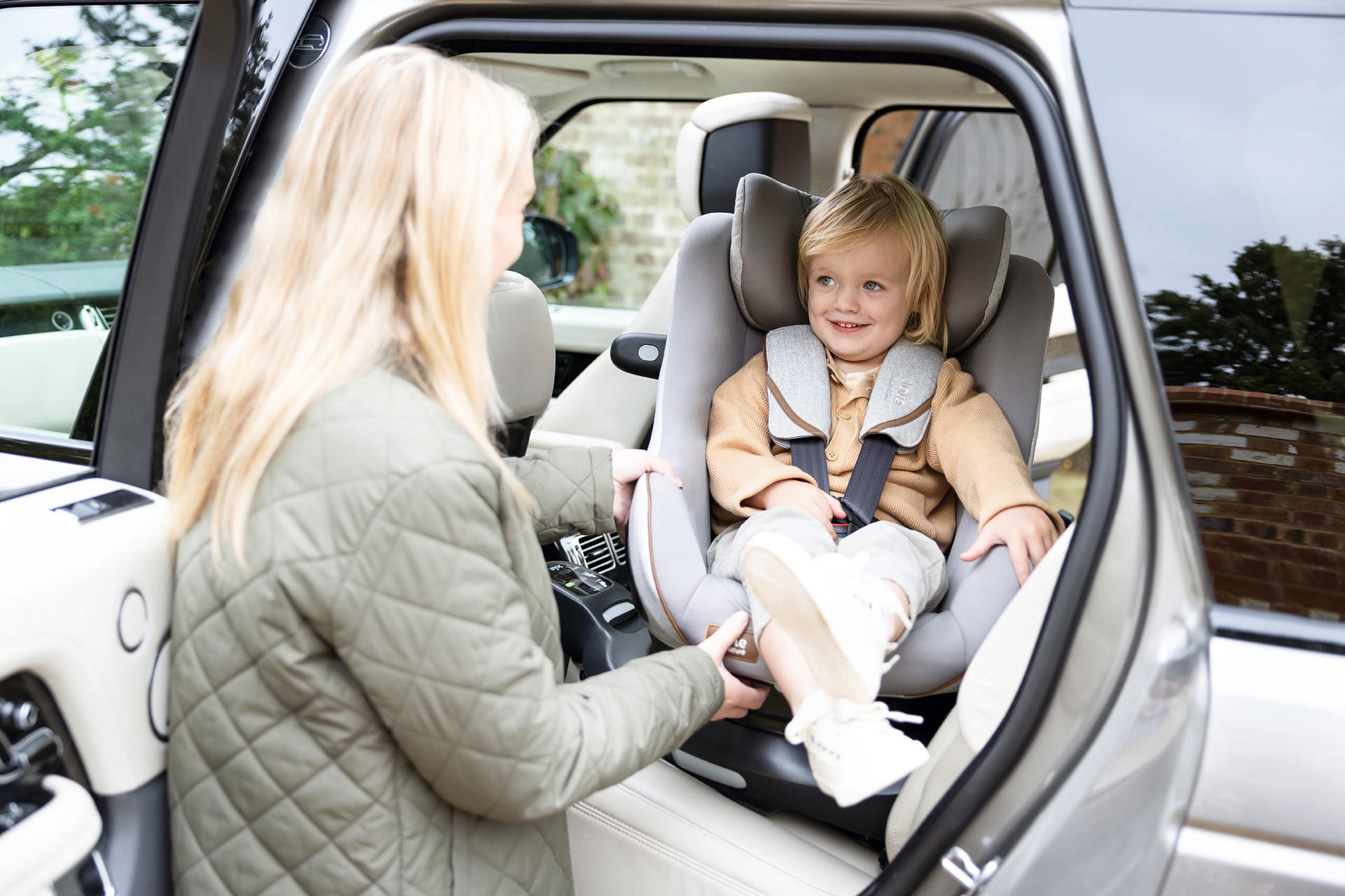 Drehbarer Reboard-Kindersitz