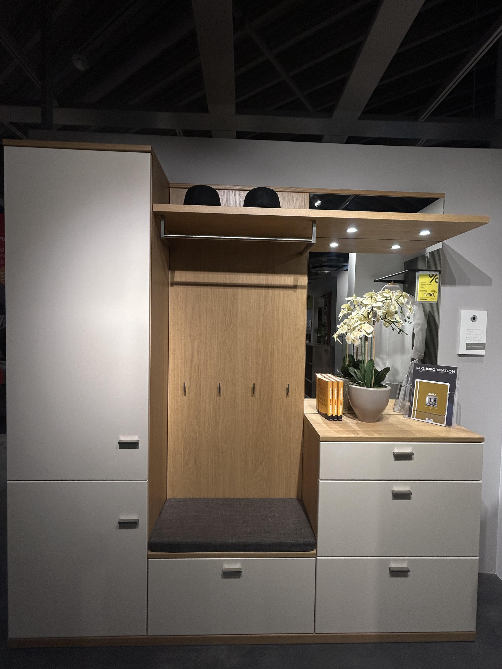 GARDEROBE INARA - Invivus