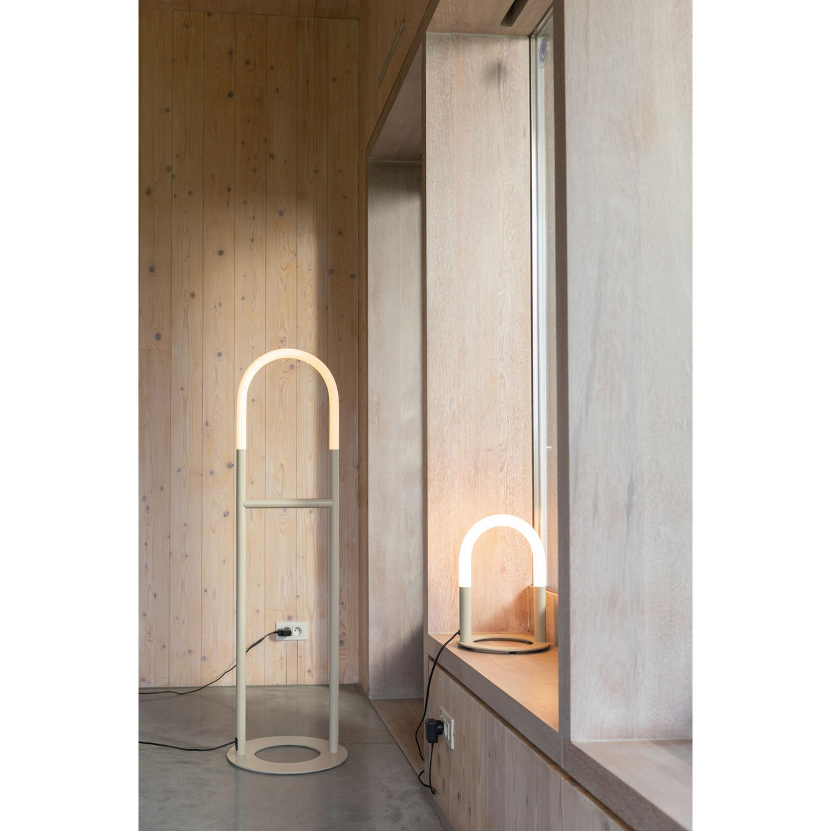 STEHLAMPE Arch Beige - Beige, Metall (40/40/135cm) - Zuiver