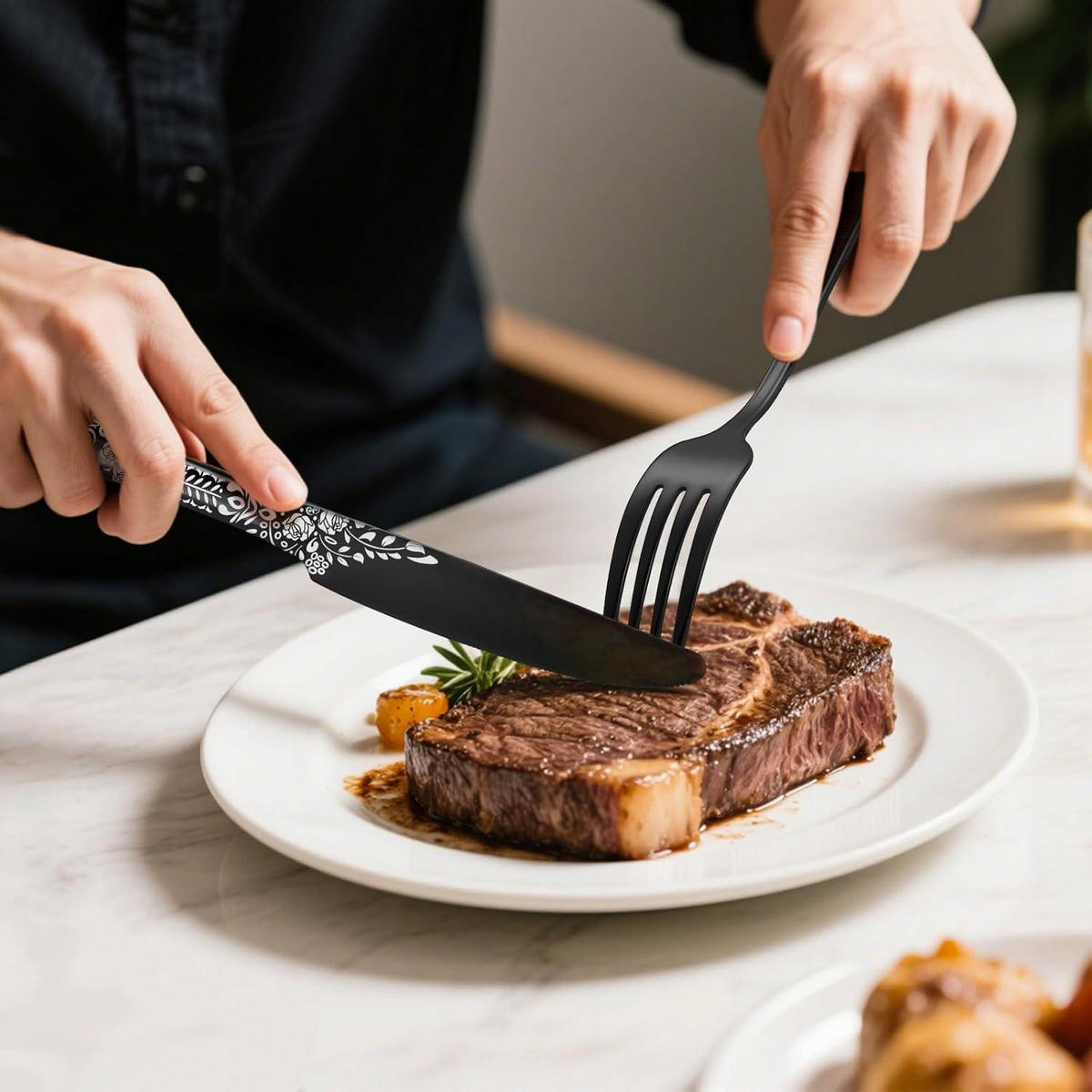 BESTECKSET 30-teilig für 6 Personen Schwarz mit Blumenmuster - Schwarz, Metall