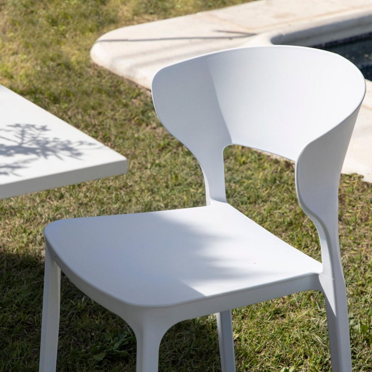 STUHL FÜR DRAUSSEN Serin Weiß 48 cm x 76 cm - Weiß, Kunststoff (48/76/52cm)