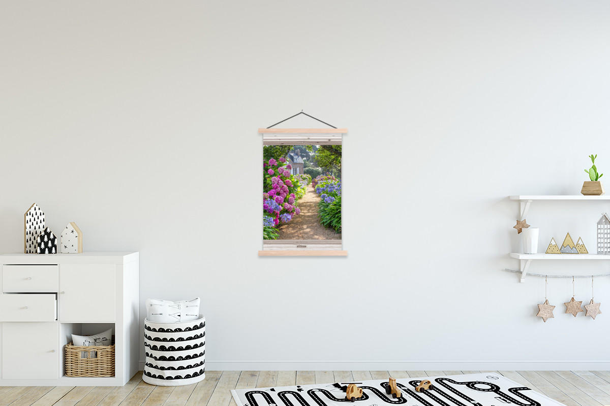 POSTER Hortensie - Ansicht - Blumen - Sommer - Lila - Weg 60x90 cm - Lila, Textil (60/90/0.15cm) - MuchoWow