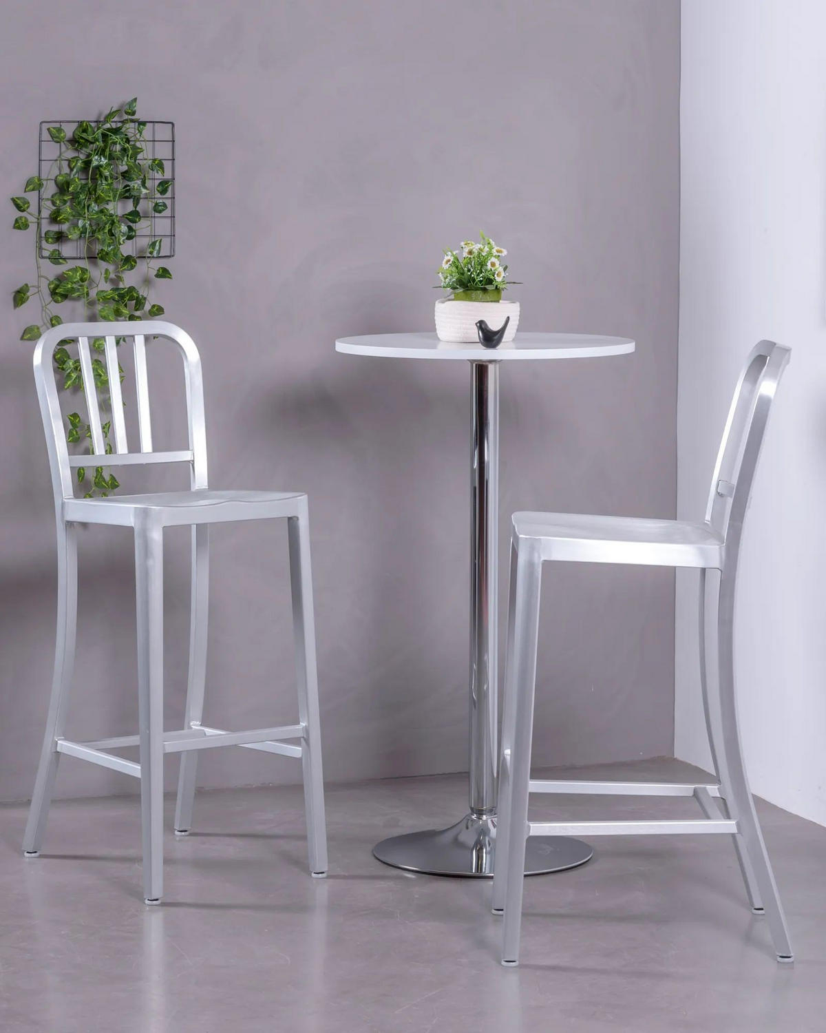 HOCKER Metall Alufarben - Alufarben, Metall (41/109/52cm) - Nest Dream
