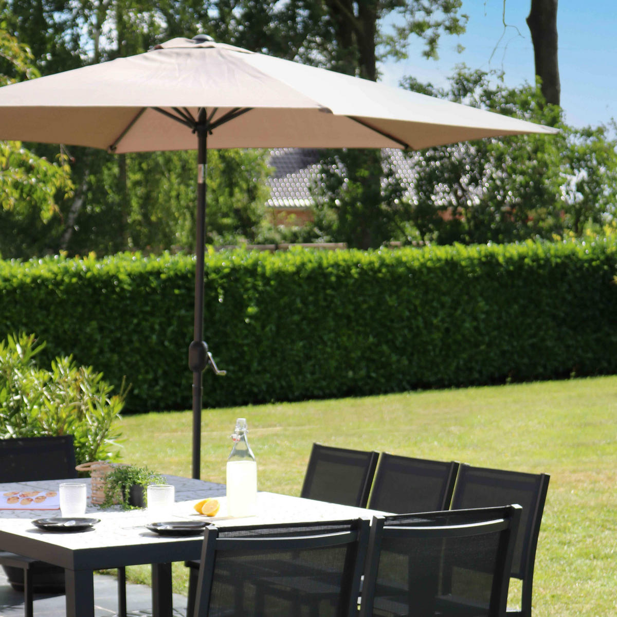 SONNENSCHIRM 3x3m mit 4 Gewichtsplatten, Taupe - Taupe, Metall (300/300cm) - Oviala