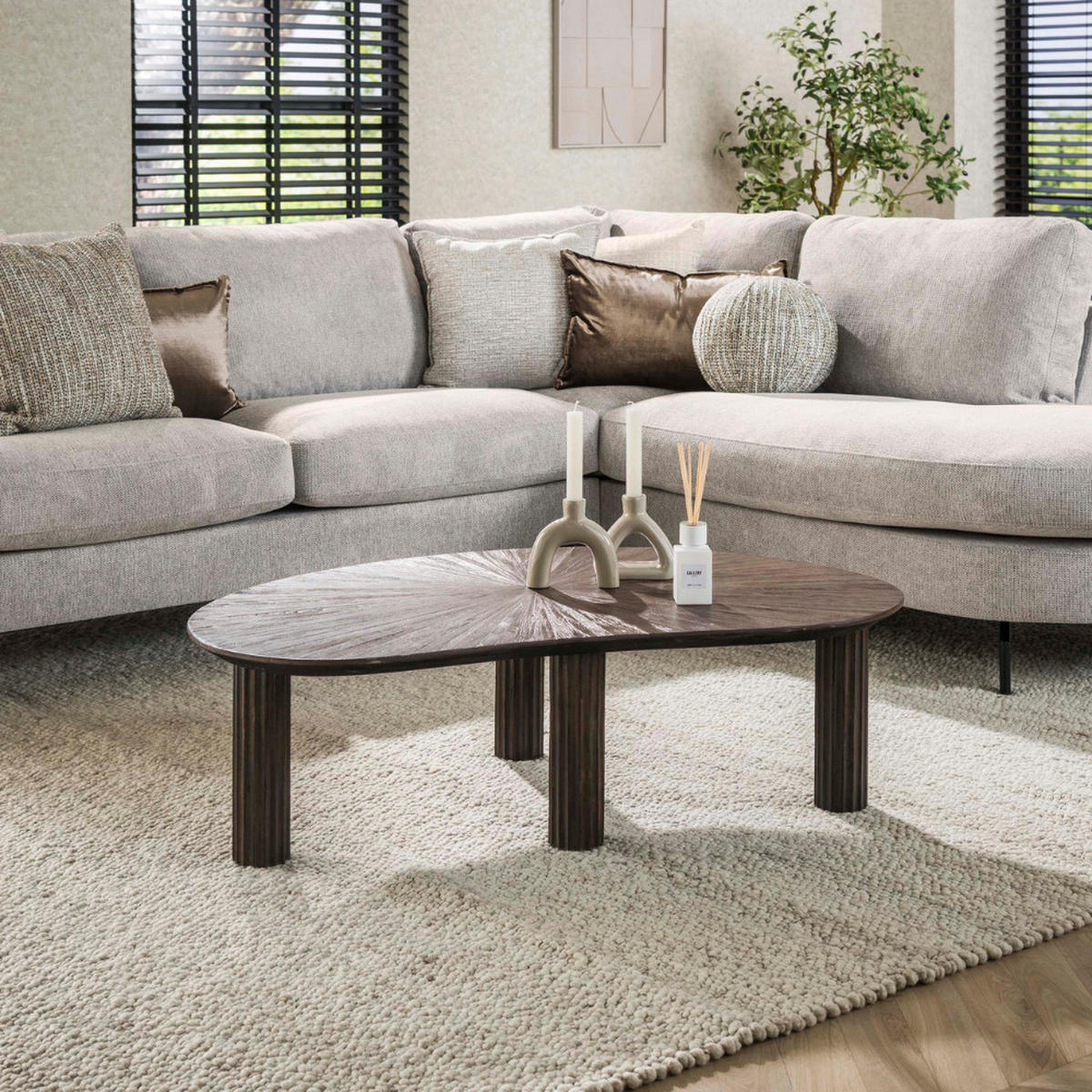 COUCHTISCH GIANNI STELLA Nierenförmiger Lounge-Tisch in dunklem Teak - Braun, Holz (68/110/36cm) - alesvelt