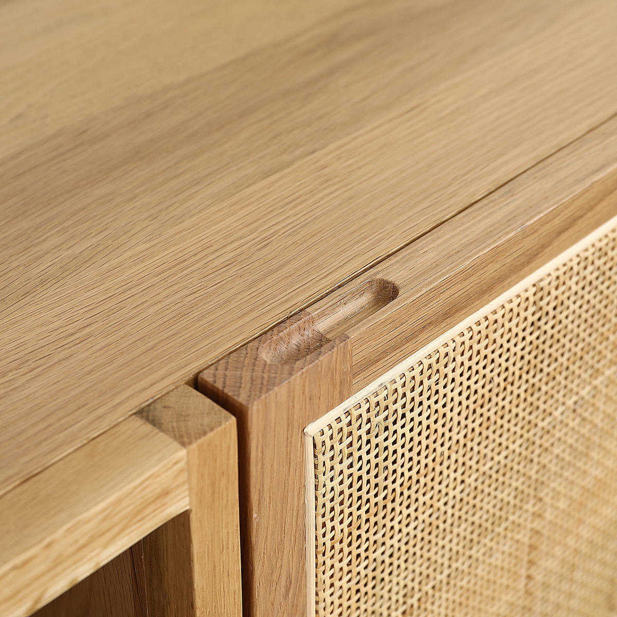 LOWBOARD mit 2 Türen - Rattan / Eiche teilmassiv - Beige, Holzwerkstoff (180/55/40cm) - home24