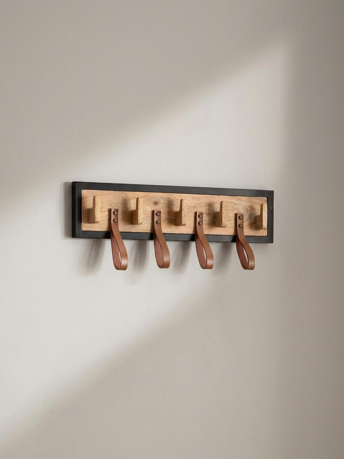 WANDGARDEROBE Mango Massivholz Echtleder Modern 60x15x6 cm mit Schlaufen - Braun, Leder (60/15/6cm) - KADIMA DESIGN