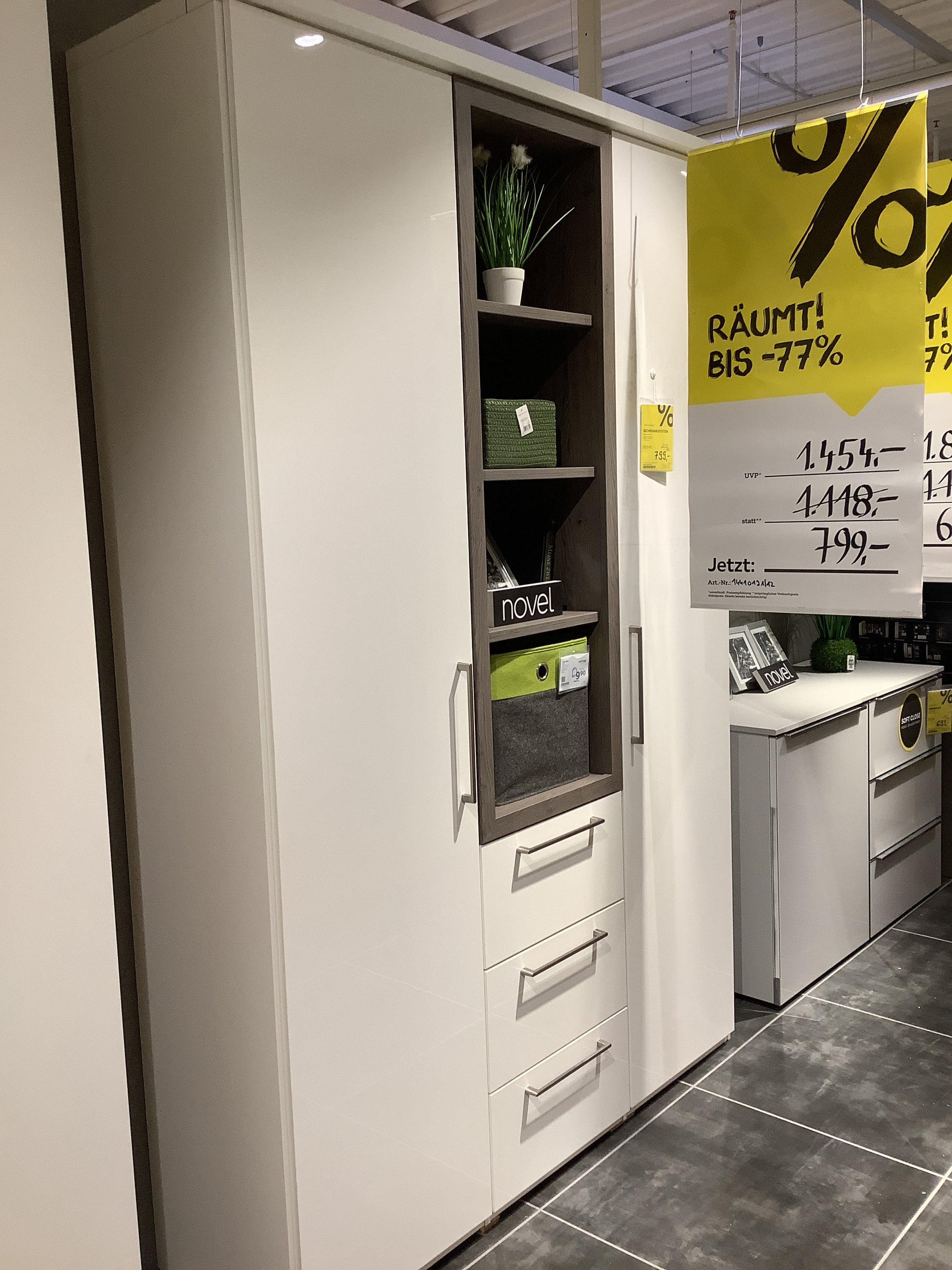 Schranksystem - Novel