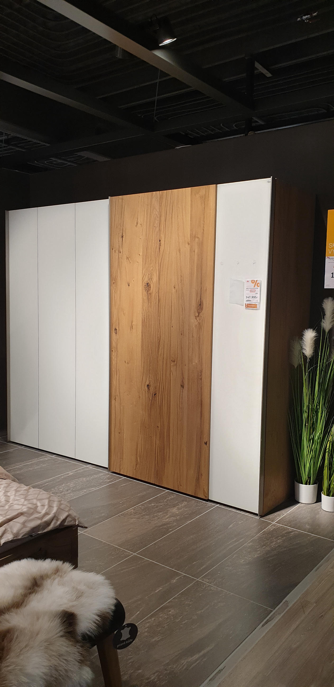 Skříň s posuvnými dveřmi V-Alpine - Voglauer