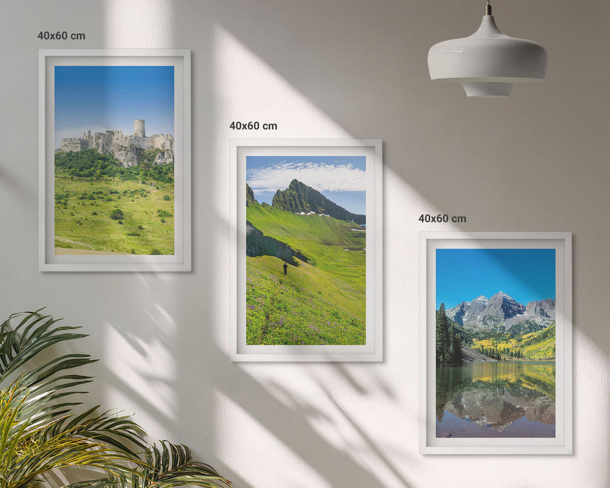 WANDBILDER 3er-Set - 40x60 cm Weißer Rahmen - Grüne Hügel mit einer Burg - Weiß, Kunststoff (40/60cm) - ArtPrintCave