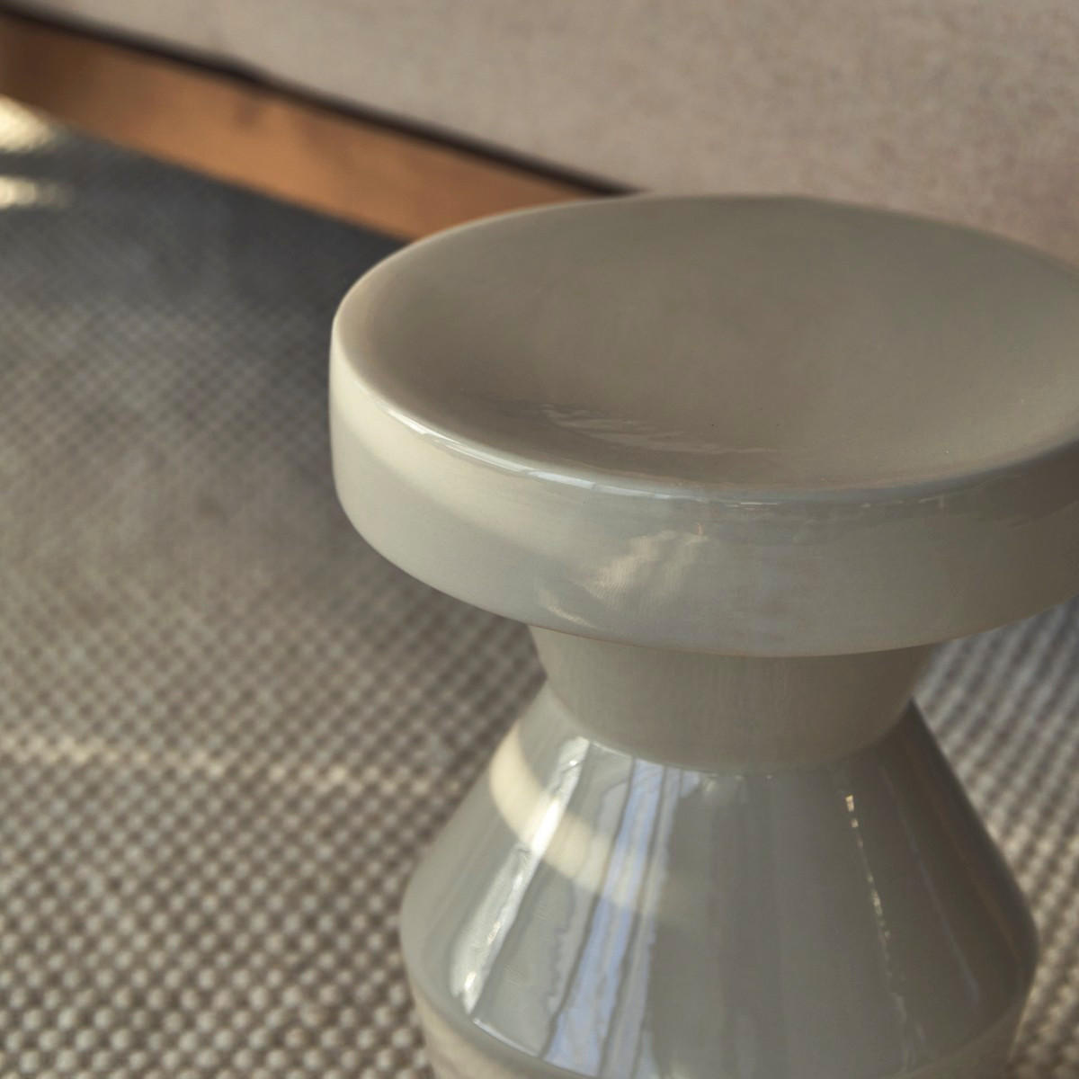 BEISTELLTISCH Sculptural Beige aus Keramik - Beige, Keramik (30/30/35cm) - Tikamoon