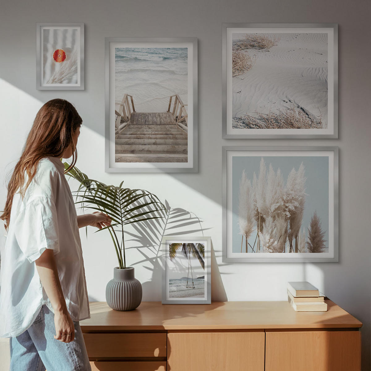 WANDBILDER 5er Set - 50x50 cm & 20x30 cm & 40x60 cm Silberner Rahmen - Strandatmosphäre dank hölzerner Treppen. - Silberfarben, Kunststoff (40/60cm) - ArtPrintCave