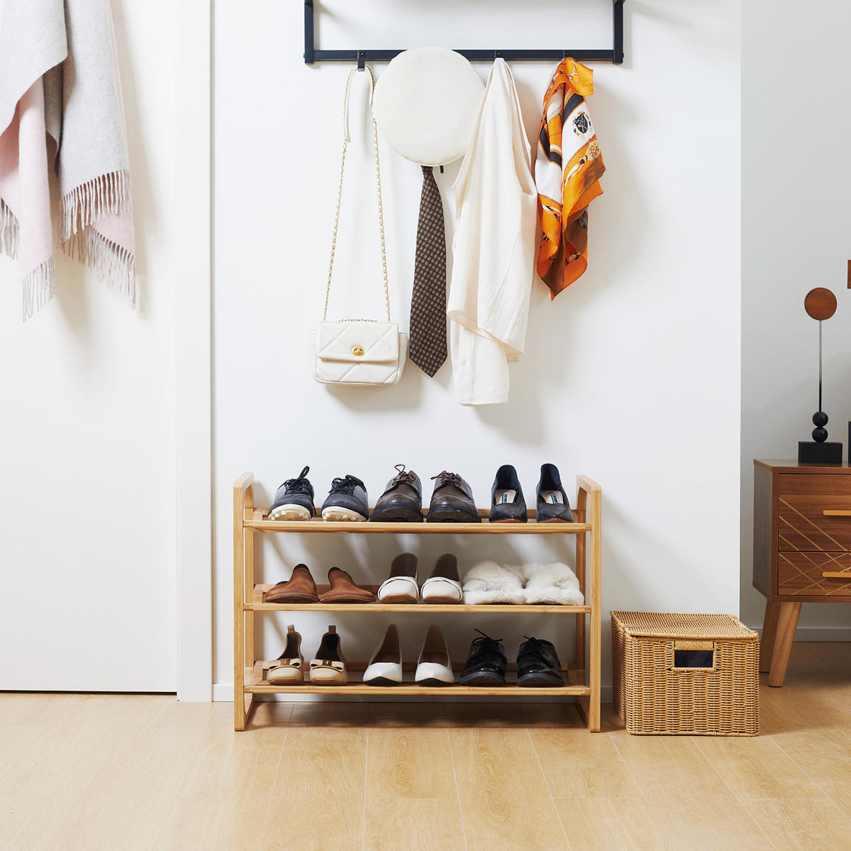 SCHUHREGAL mit 3 Ebenen, Schuhständer, Schuhablage für max. 9 Paar Schuhe - Naturfarben, Metall (33/51/76cm) - HOMCOM