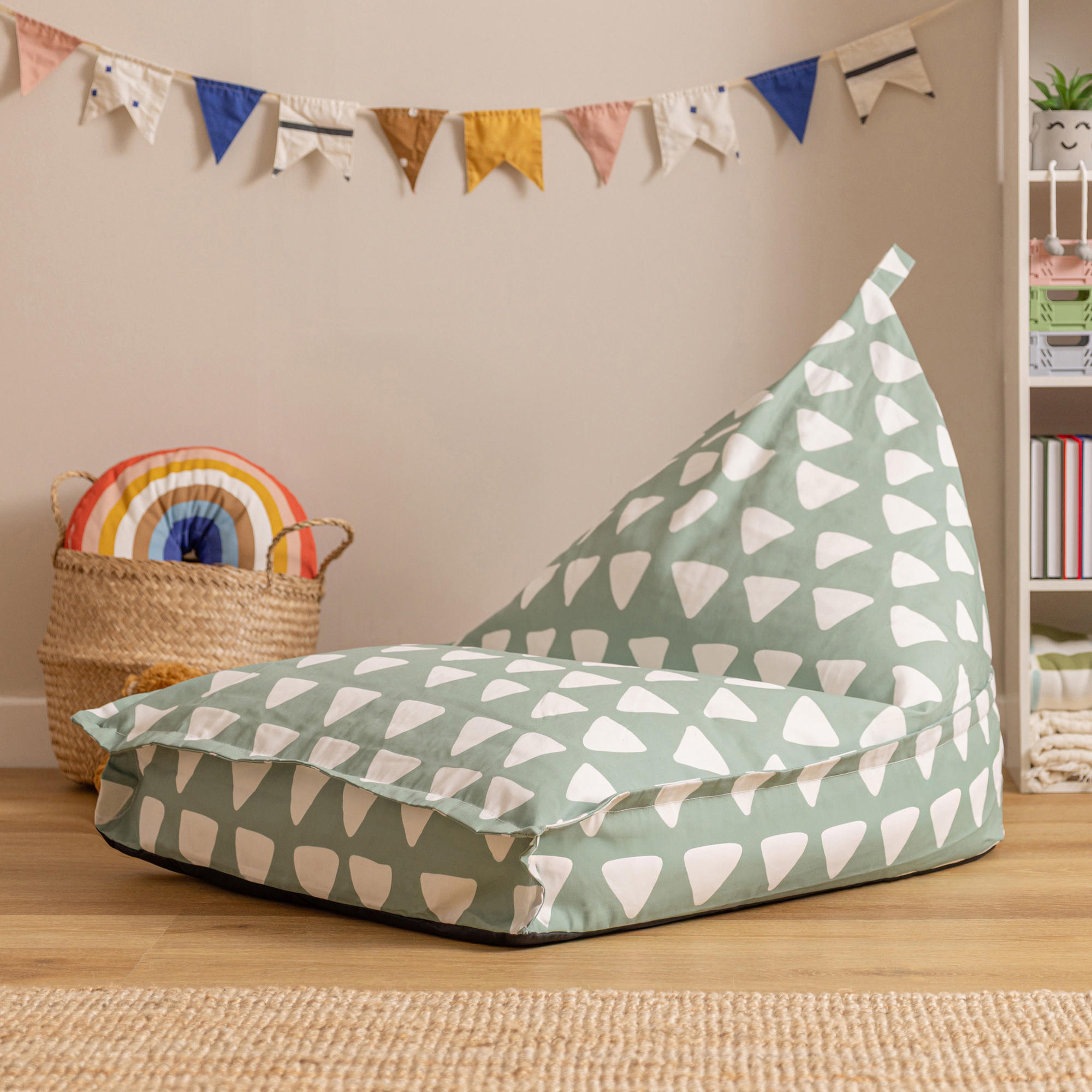 KINDERSITZSACK Liege Dreieck - Salbeigrün, Textil (72/66/102cm) - icon