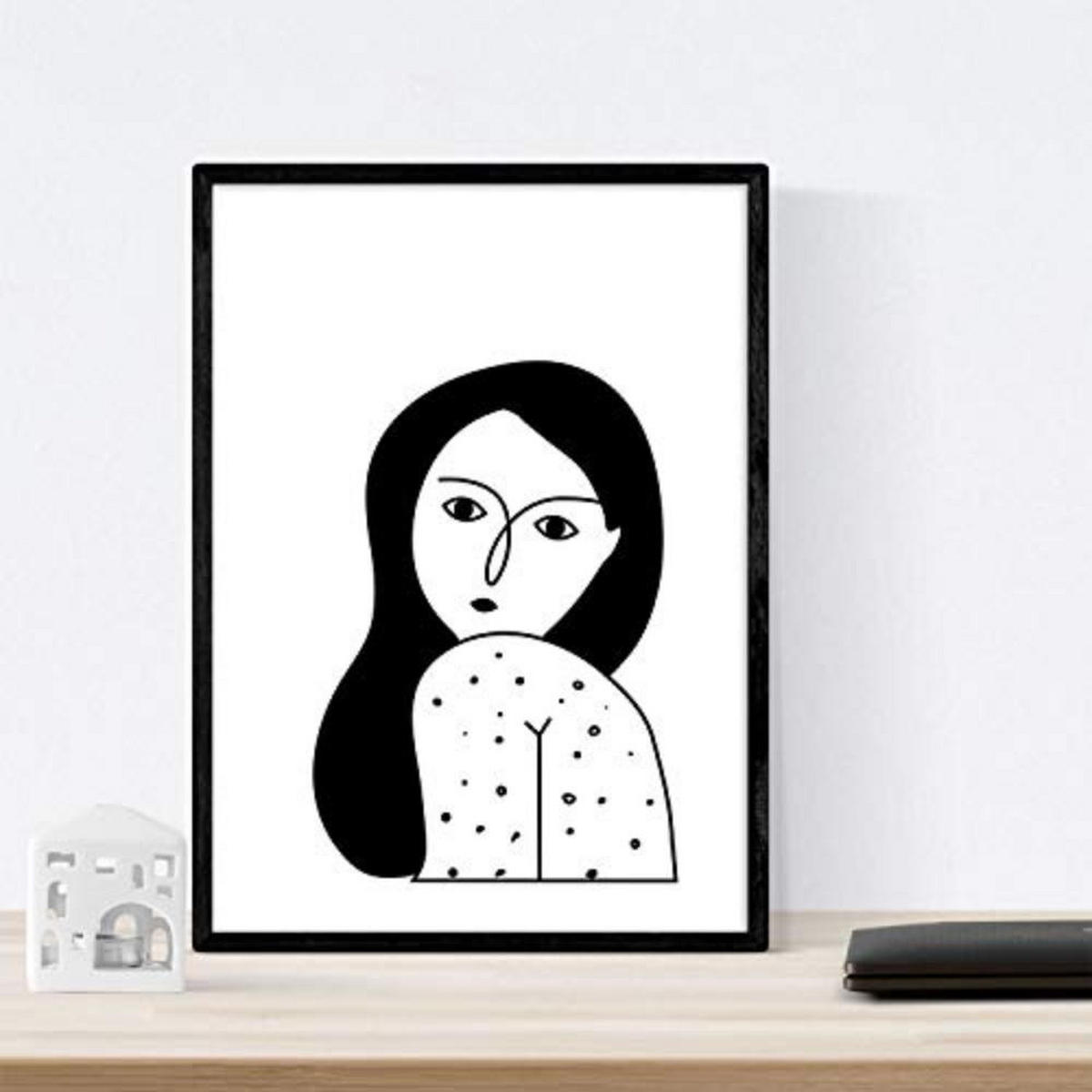 POSTER Set mit 4 „Vier Frauen Brünetten“ Zeichnungen von Frauen A4 Schwarzer Rahmen - Schwarz, Papier (29.7/3cm) - Nacnic