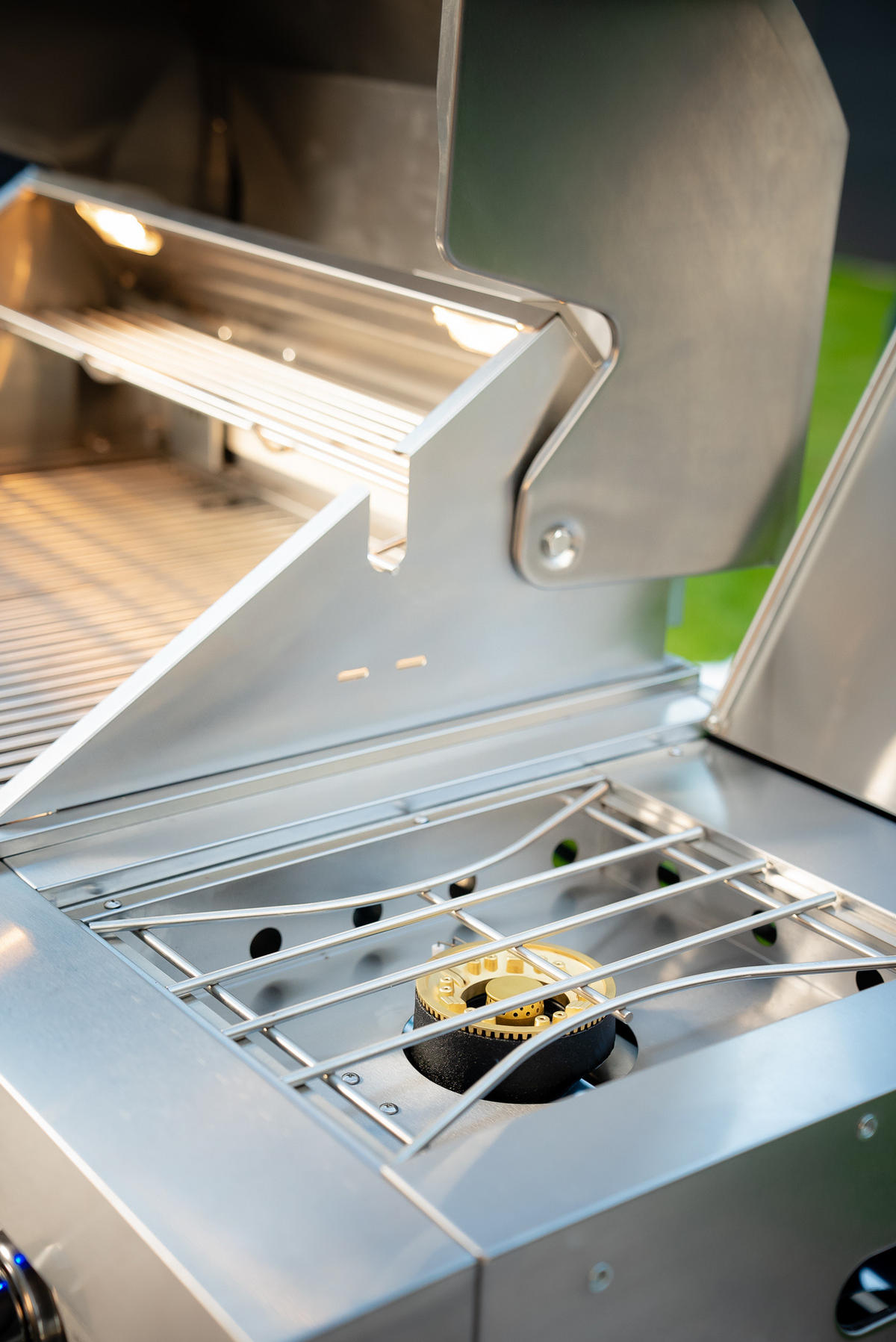 GORILLER® SILVERBACK S1 Outdoor-Küche, Gasgrill mit Kühlschrank-Waschbecken-Kombination, Edelstahl, Silber - Schwarz Hochglanz, Metall (217/90/58cm) - Goriller