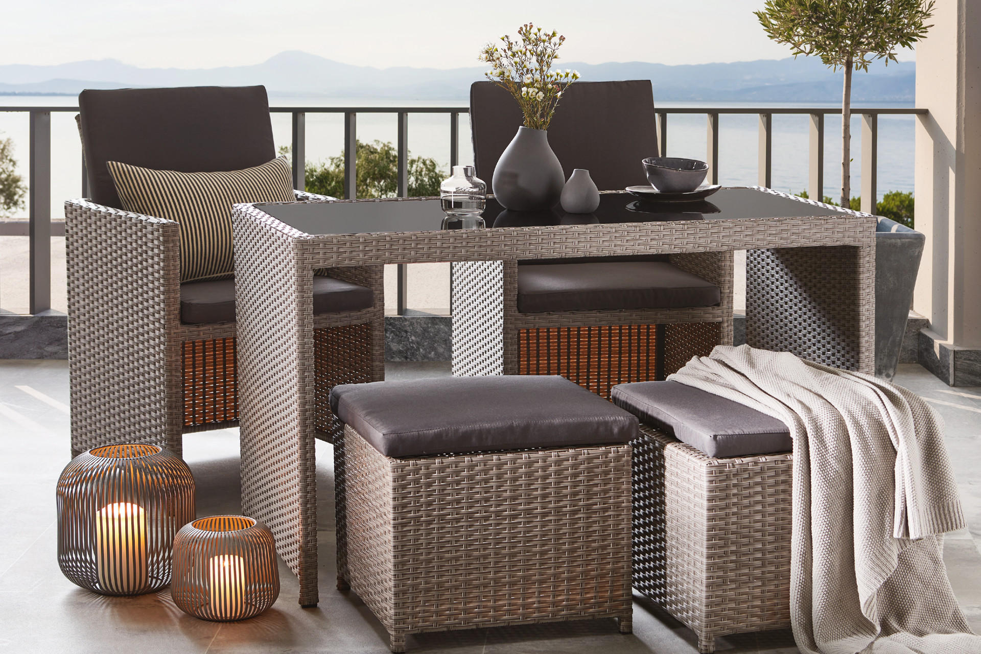 Platzsparendes Loungeset für Balkone