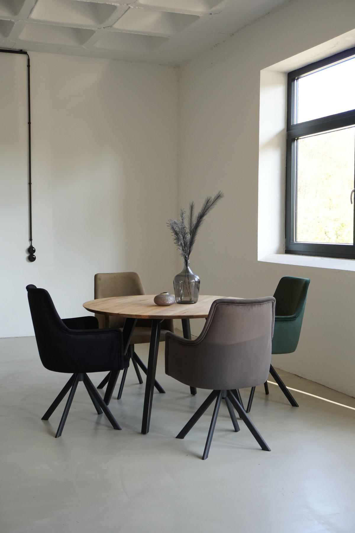 ARMLEHNENSTUHL Sello grün mit S-Fuß drehbar - Schwarz/Grün, Textil/Metall (55/90/58cm) - INKA furniture