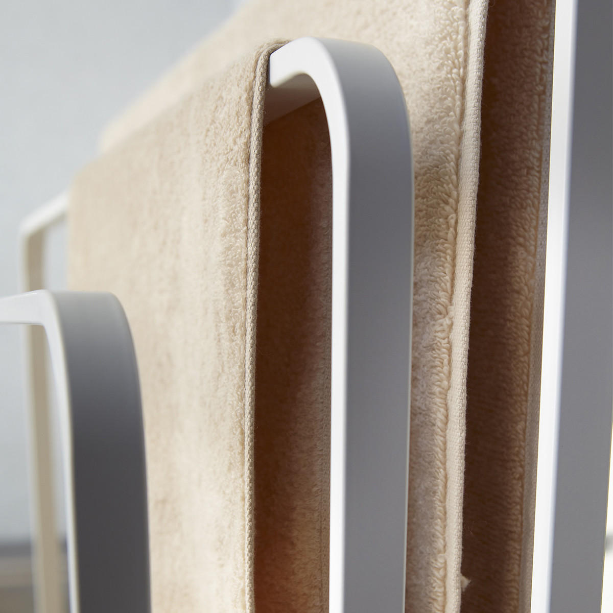 HANDTUCHHALTER mit 4 Stangen - L70 cm - Weiß, Metall (14/81/70cm) - Yamazaki