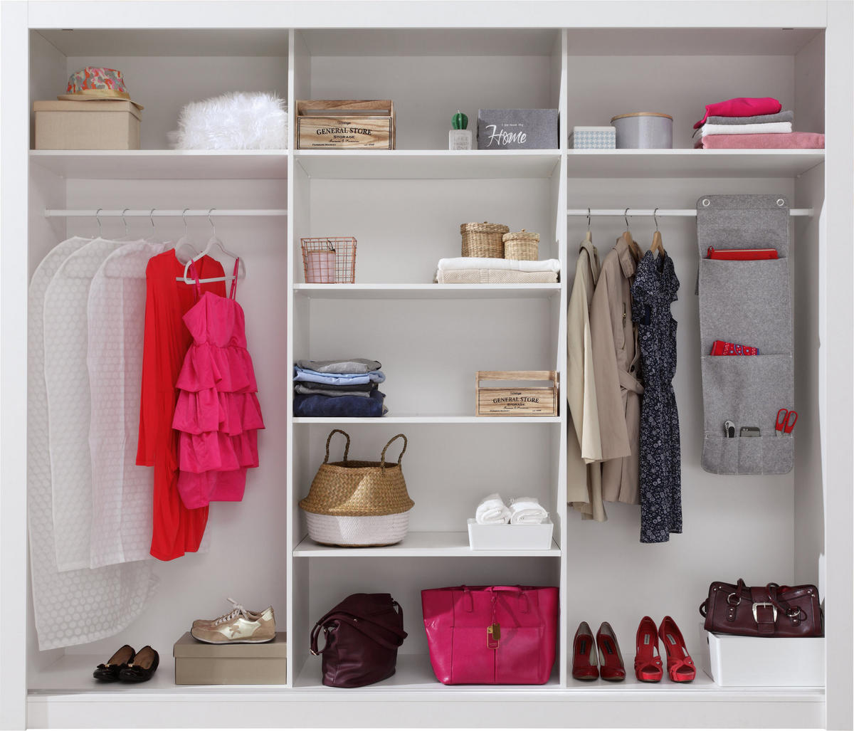 SCHWEBETÜRENSCHRANK MIRA 250/215/60cm 3-türig mit Spiegel Weiß - Weiß, Holzwerkstoff (250/215/60cm) - MASSENO