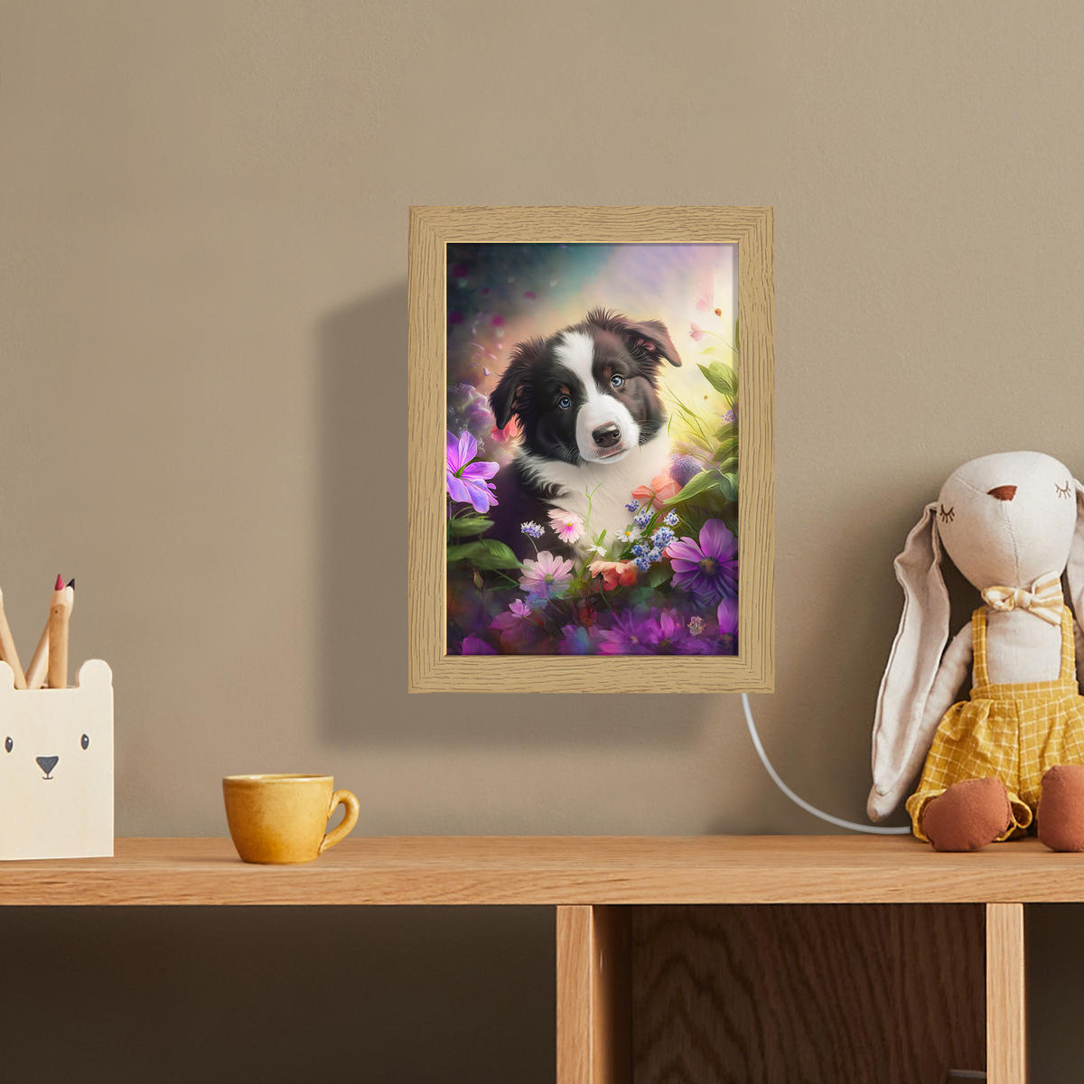 NÁSTĚNNÁ LAMPA Štěně - Slunce - Květiny - Příroda - Border kolie - Pes 15x20 cm - fialová, kompozitní dřevo (15/20/8cm) - OnlyWow