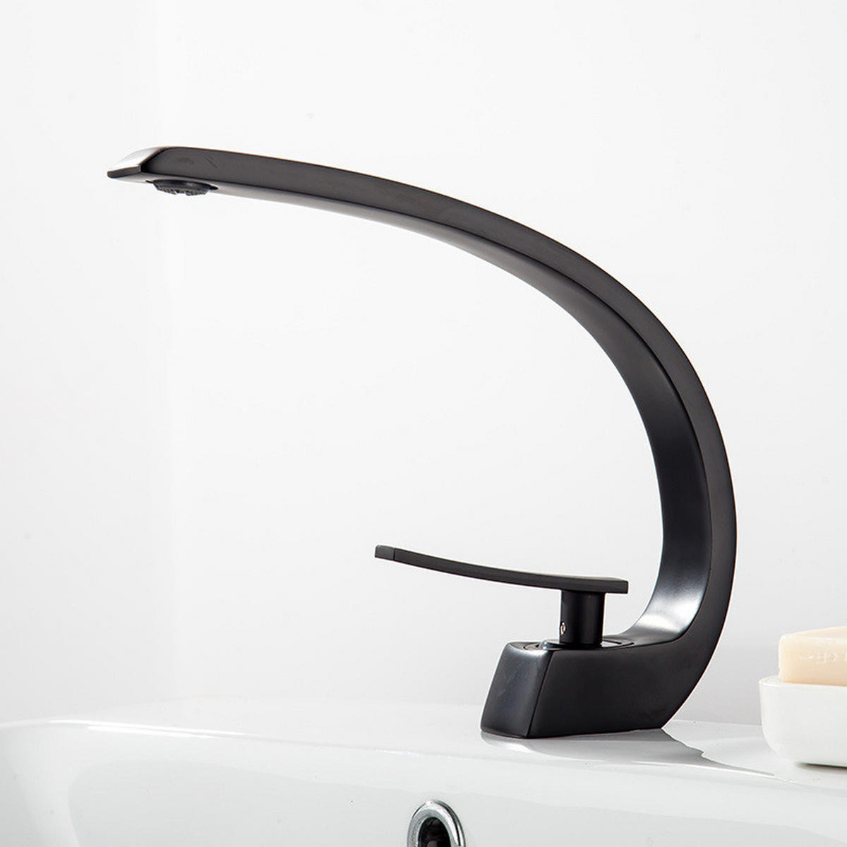 WASCHTISCHARMATUR – Schwarz – Inklusive zwei Wasseranschlussschläuchen - Schwarz, Metall (31/5.5/14cm)