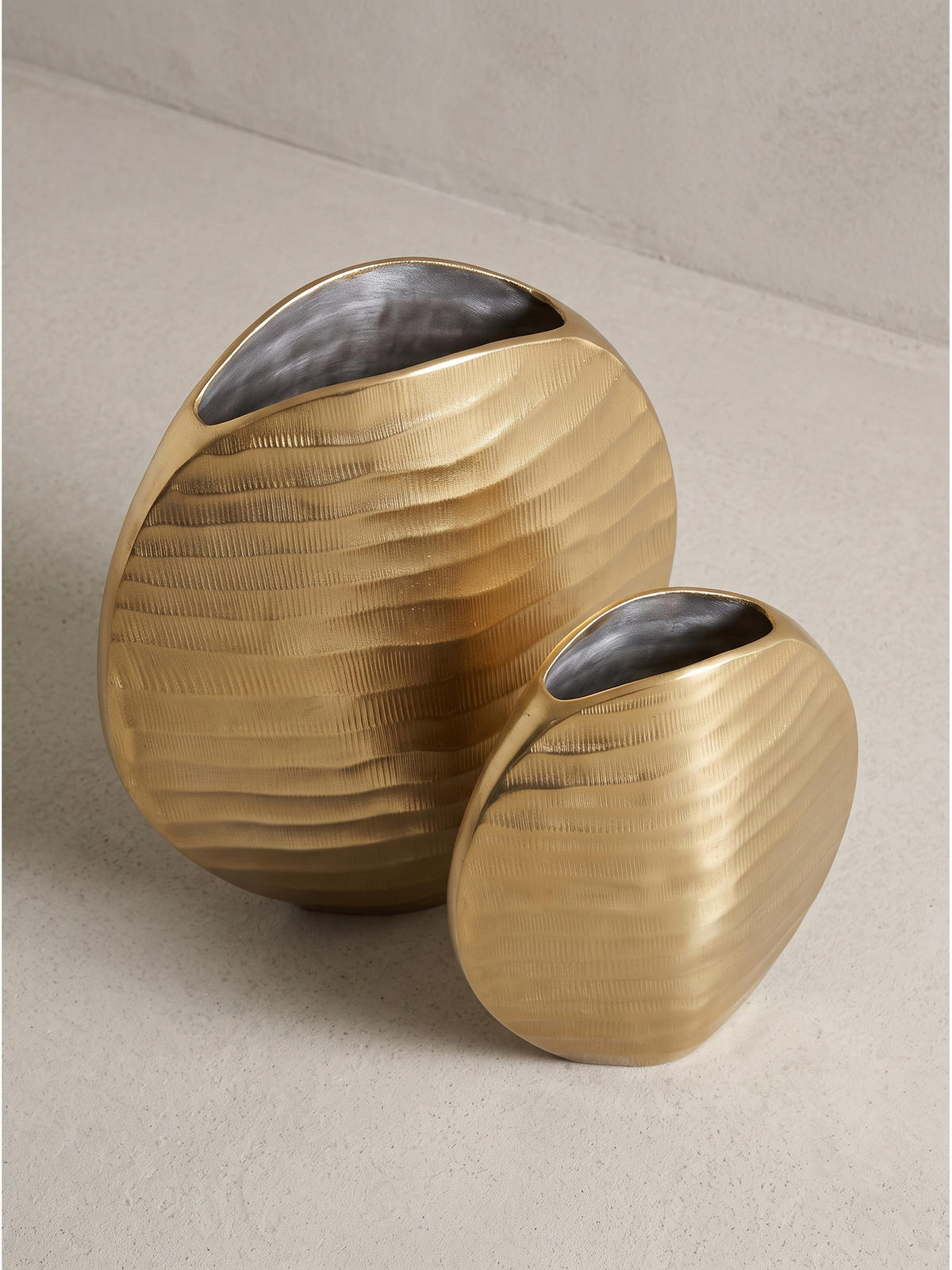 VASEN 2er-Set BERLENGA, Aluminium, handgefertigt, Gold, 26 x 14 x 30,5 cm - Goldfarben, Metall (30.5cm) - KADIMA DESIGN