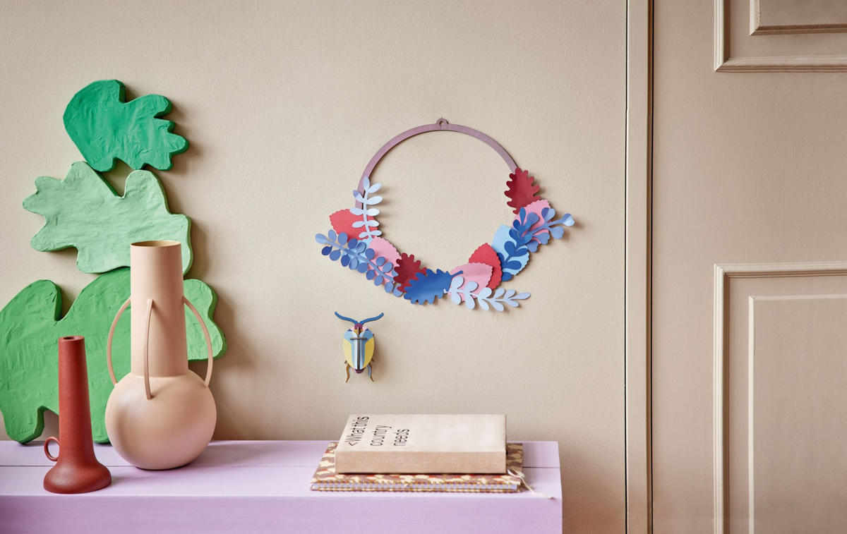 WANDDEKO Käfer-Blumenkranz 31/31 cm - Multicolor, Wellpappe (31/31/1cm) - KUNSTLOFT