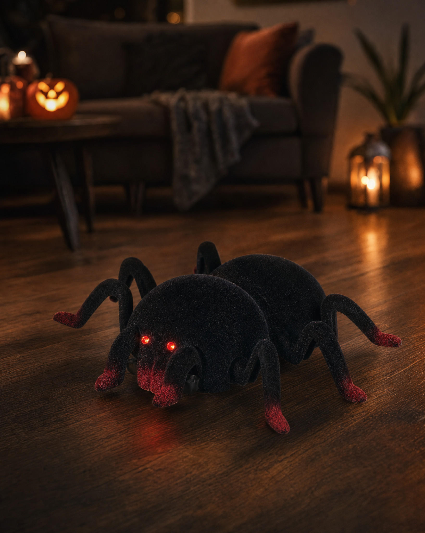 HALLOWEEN-SPINNE Ferngesteuert - mit 360° Rotation, leuchtenden Augen und beweglichen Beinen für gruselige Deko, Akku betrieben - Weiß, Kunststoff (15/12.3/4.5cm) - Northpoint