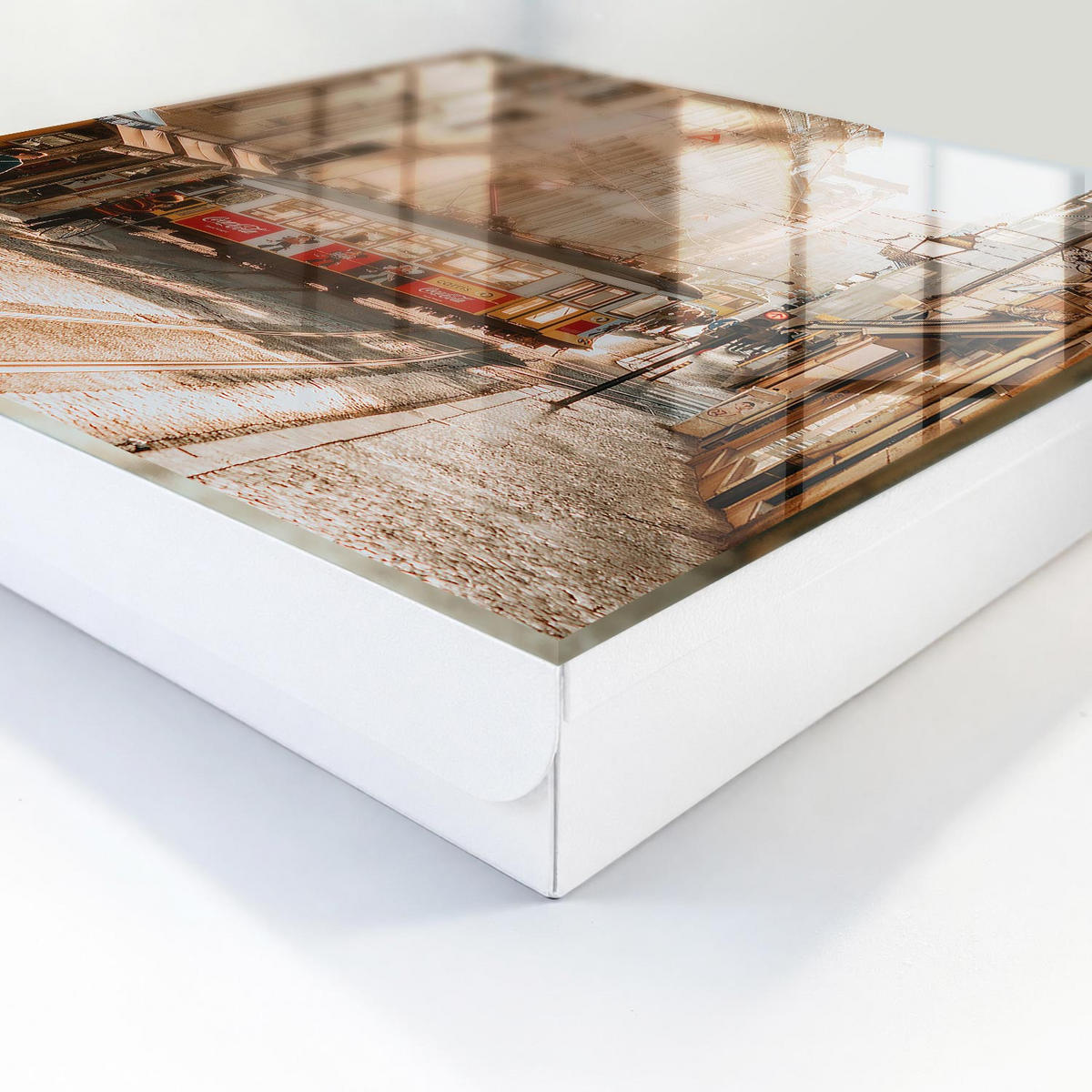 SCHLÜSSELBOX Weiß 30x30 cm – Türöffnung nach rechts - Stadtmorgen - Beige, Metall (30/30/5cm) - TULUP