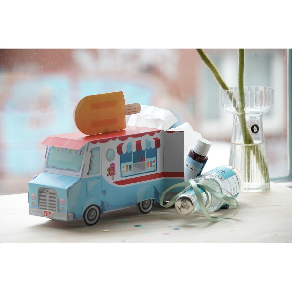 GESCHENKBOX faltbar Gift Food Truck, Papier, Blau, 18.2 x 7.5 x 16 cm - Blau, Papier (16/7.5/18.2cm) - Donkey Products