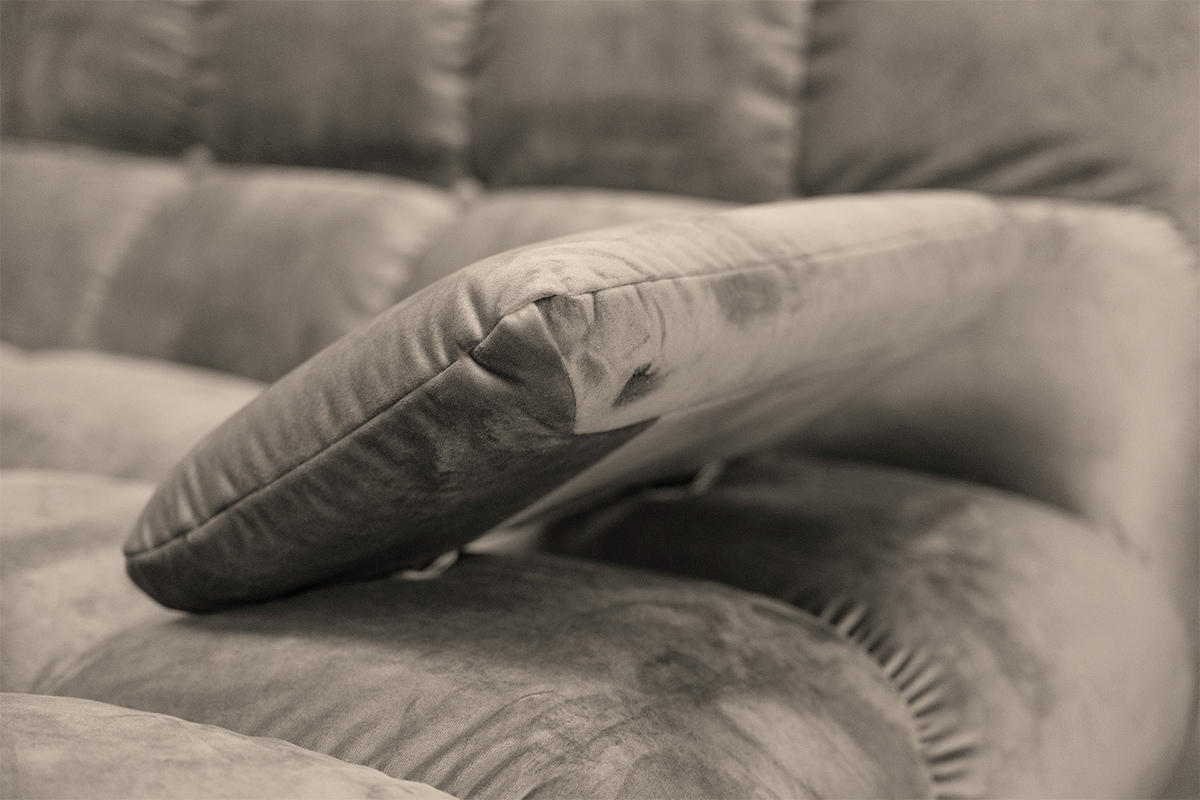 BIG SOFA VIVIEN Braun Velvet - Dunkelbraun/Schwarz, Kunststoff/Textil (296/85/178cm) - KAWOLA