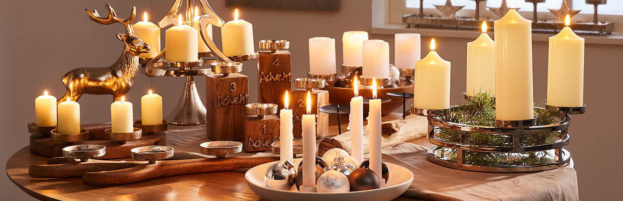 Adventskränze in unteschiedlichen Ausführungen