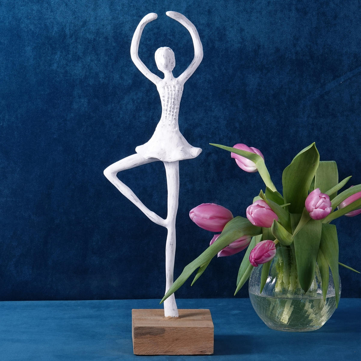 SKULPTUR BALLERINA II Mangoholz weiß-natur - Weiß, Holz (12/38/9cm) - CREEDWOOD