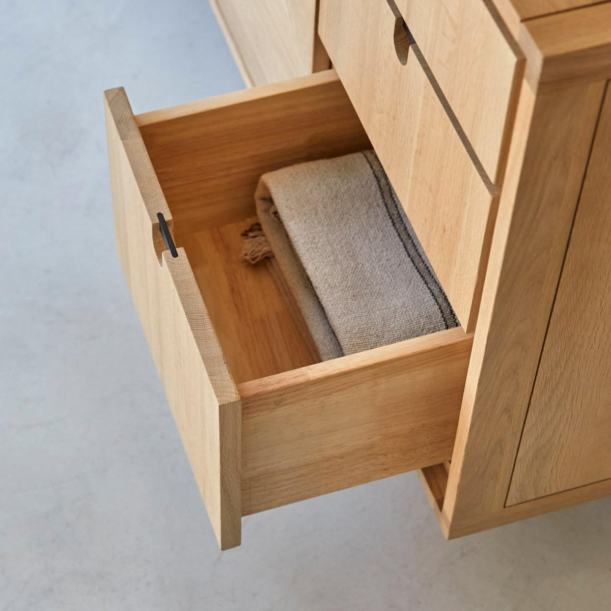 SIDEBOARD Jonàk Natur aus Eiche - Naturfarben, Holz (145/76/45cm) - Tikamoon