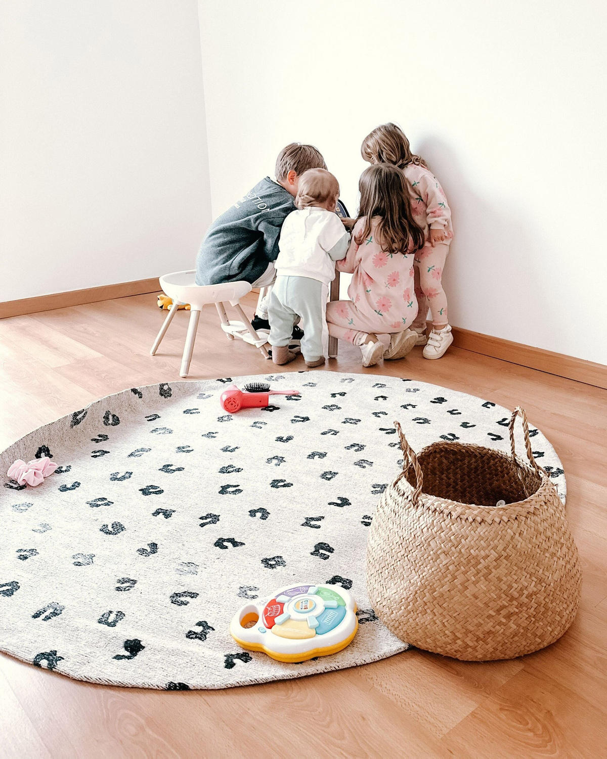 COVOR CU FIR SCURT Afis 140/140 cm - bej, material textil (140/140cm) - Beliani