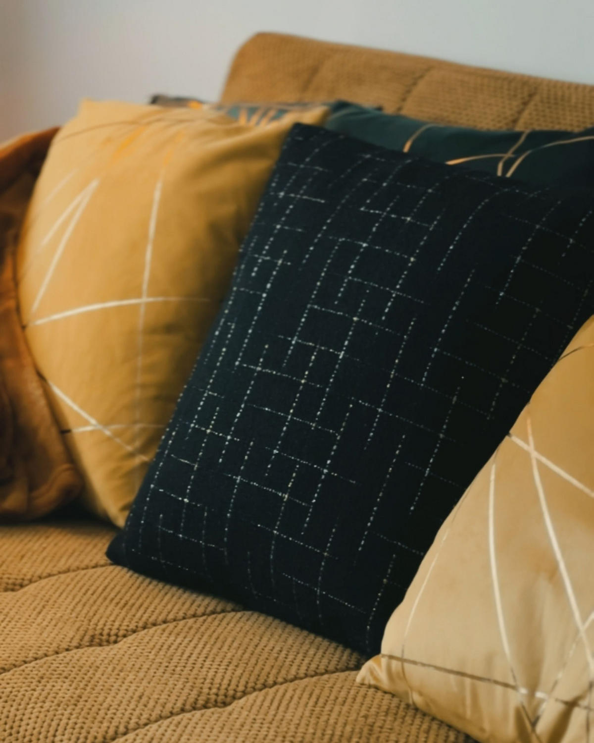 DEKORATIVNÍ POLŠTÁŘ sada 2 ks Černý 45/45 cm Bellflower - černá, textil (45/45cm) - Beliani