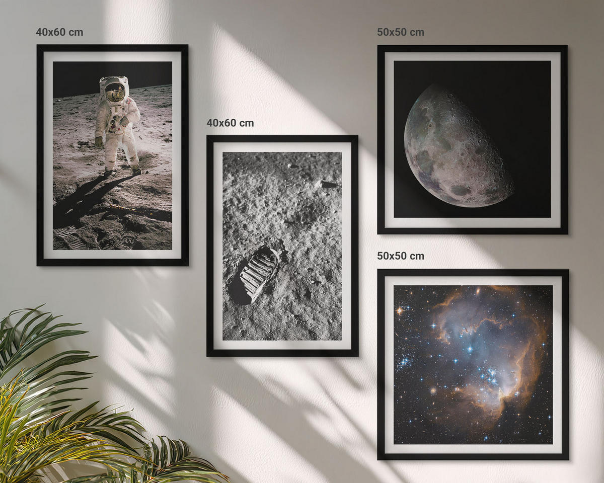 BILDER SET 4er Set - 50x50 cm & 40x60 cm Schwarzer Rahmen - Astronautenfoto vom Mond - Schwarz, Kunststoff (50/50cm) - TULUP