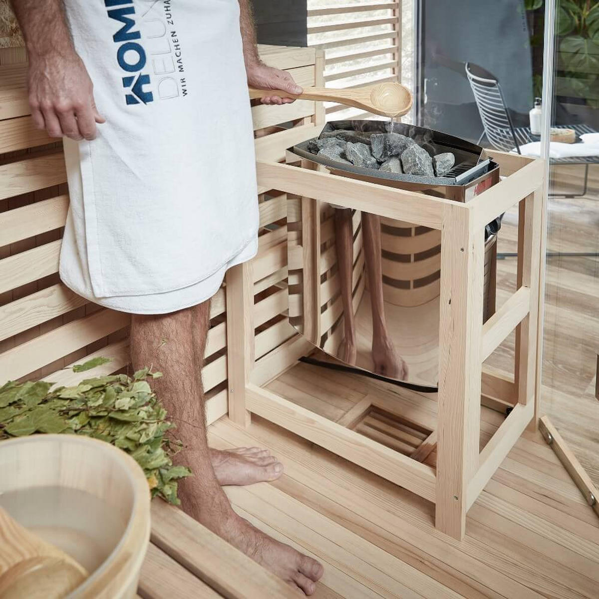 TRADITIONELLE Sauna mit Kunststeinwand SKYLINE BIG XL - 200 x 200 cm für 6 Personen - Naturfarben, Holz (200/210/200cm) - Home Deluxe