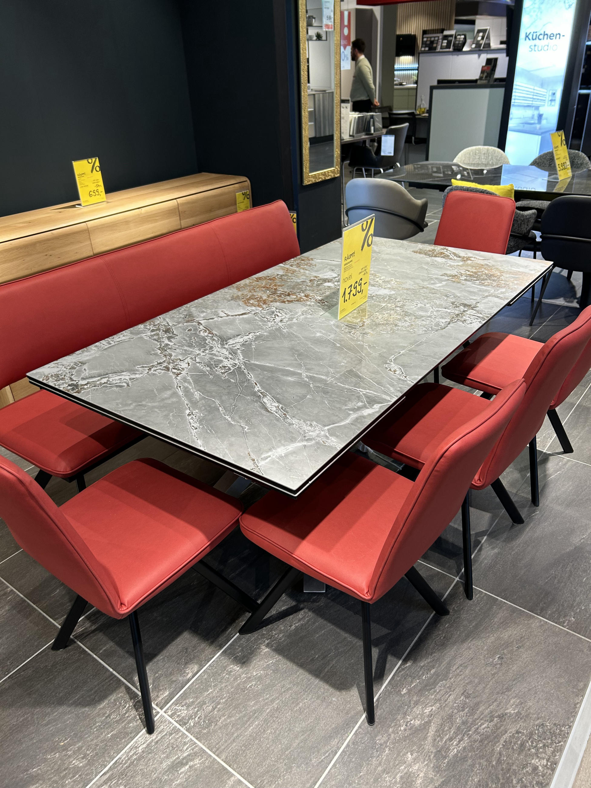 ESSGRUPPE DAYTONA - Novel