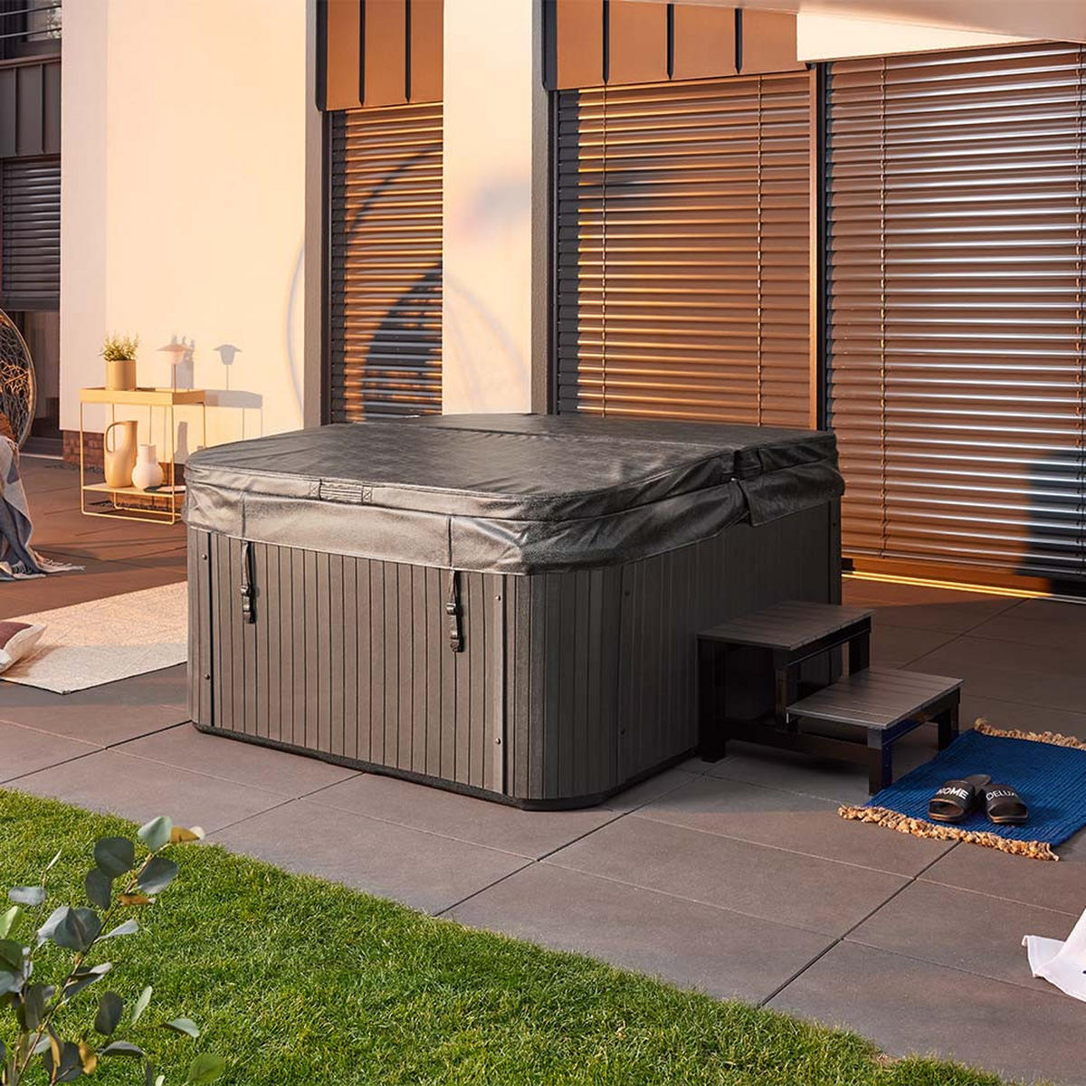 OUTDOOR Whirlpool mit Treppe und Thermoabdeckung SEA STAR 180 x 160 cm 4 Personen - Anthrazit, Kunststoff (160/79/180cm) - Home Deluxe