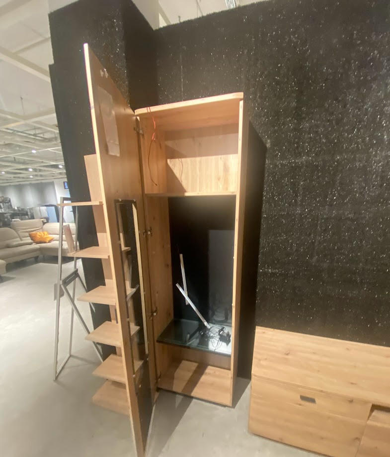 VITRIN MARIBOR-BUDAÖRS OUTLET - Ti'me