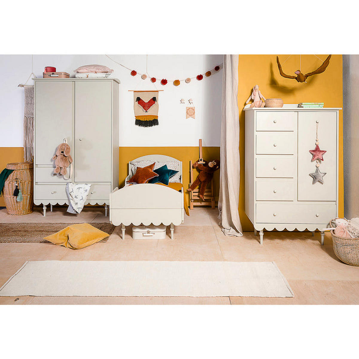 DJEČJA KOMODA Babushka Oliva - zelena, drvni materijal (84/140/50cm) - Petits-meubles