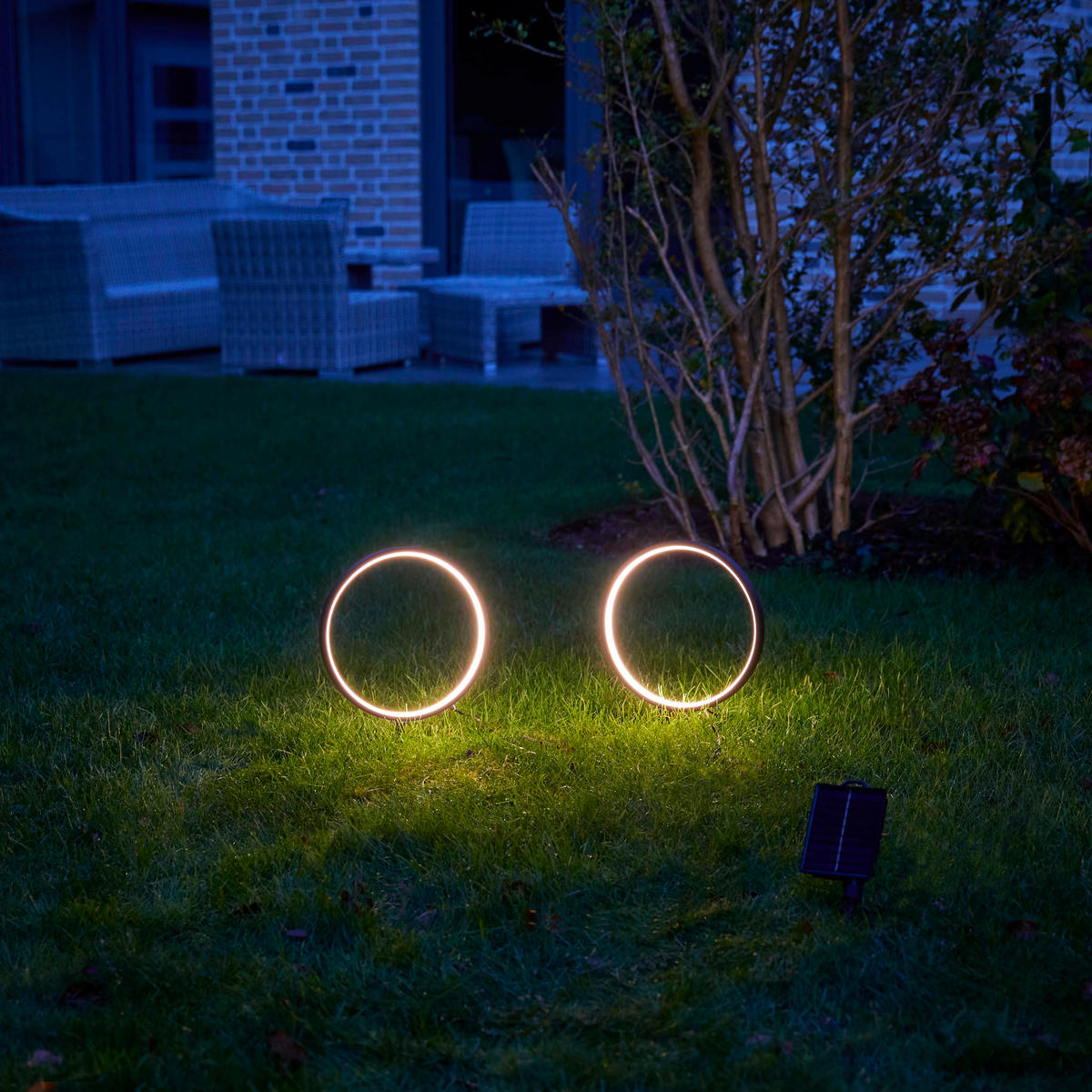 SOLAR-LED-GARTENSTECKER - warmweiß mit Dämmerungssensor und wetterfestem Design für stimmungsvolle Außenbeleuchtung - Weiß, Kunststoff (1.7/25.5/41cm) - Northpoint