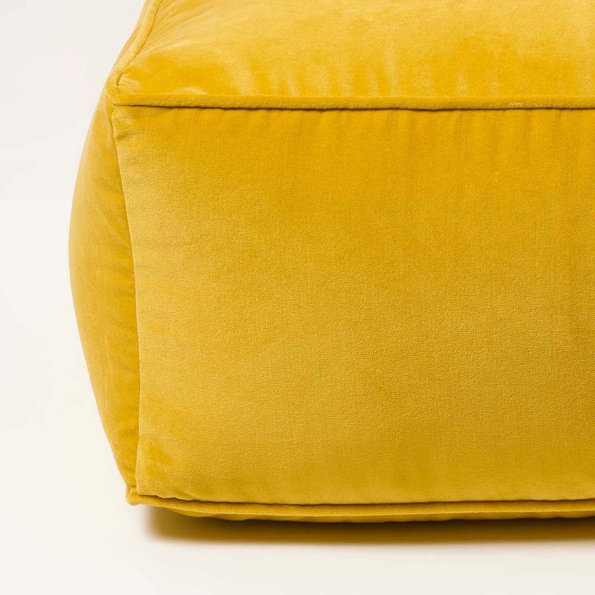 SITZPOUF senfgelb mit Samt-Bezug, 60/60/27 cm - Currygelb, Textil (60/27/60cm) - Homescapes