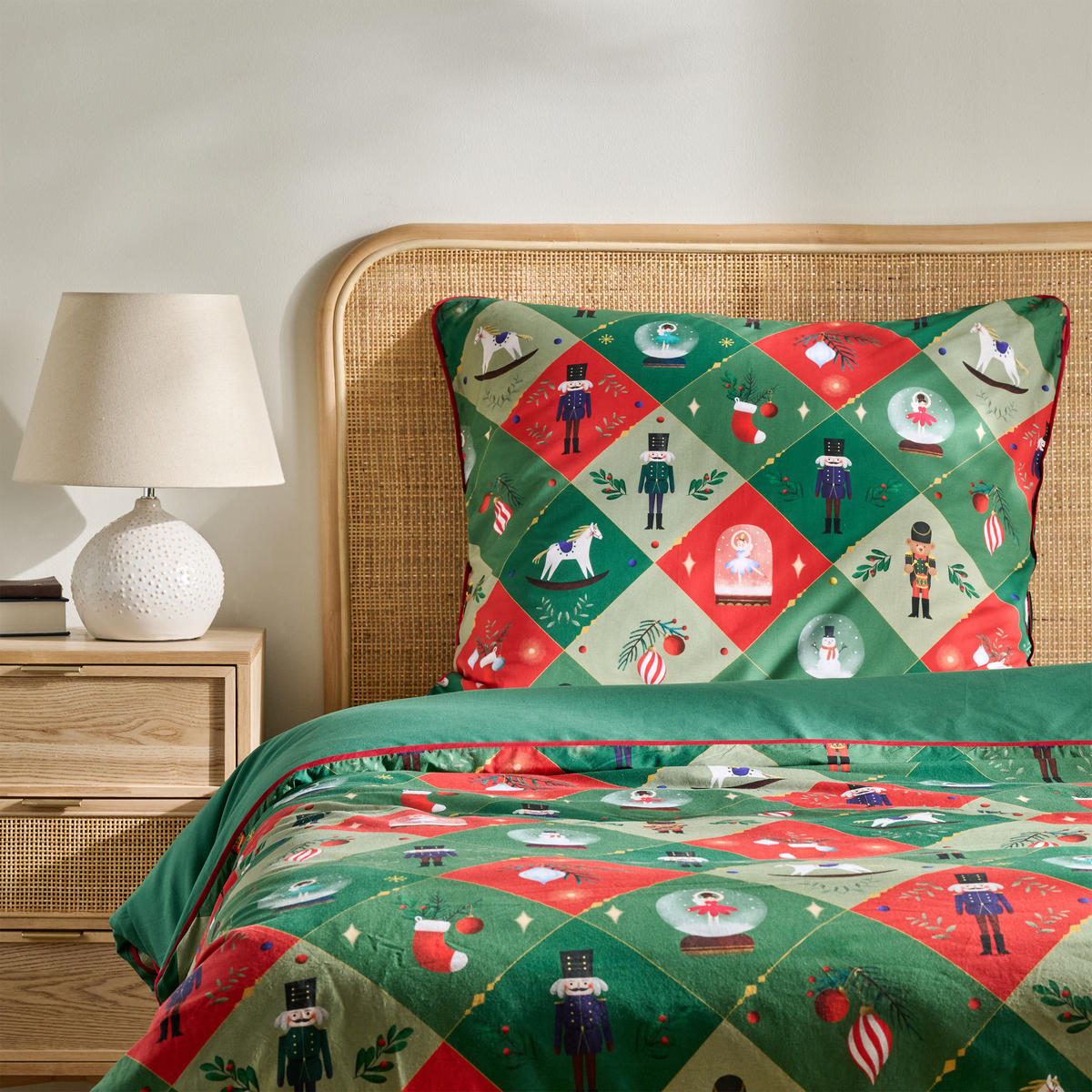 BETTWÄSCHE Baumwoll NUTPATCHER, 140x200 cm, Grün, Winter Weihnachten Bettbezug, Weihnachtsdeko, Christmas, Weihnachtsmotiv - Grün, Textil (140/200cm) - home&you